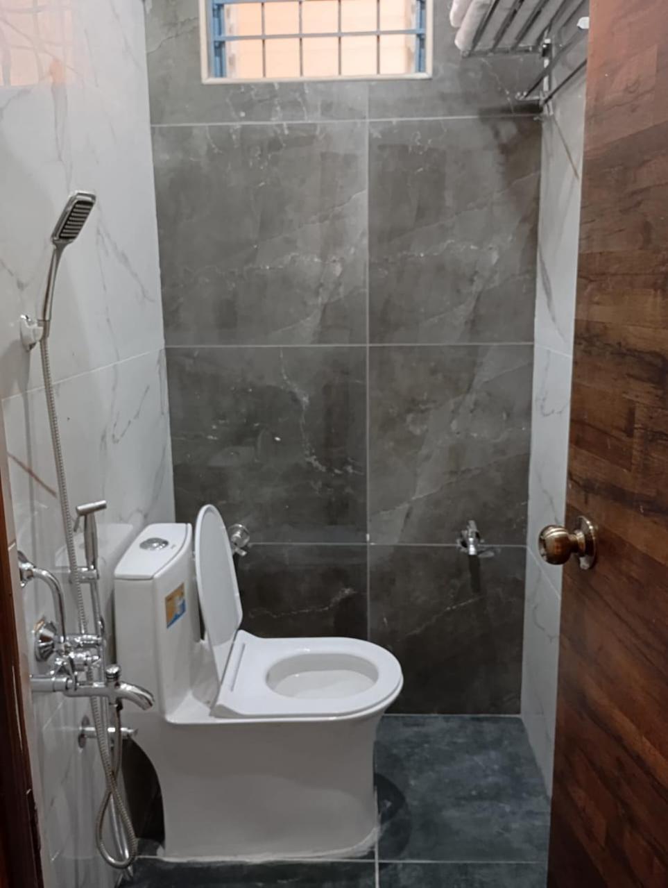 Aadya Inn New Luxury Hotel Tirupati Buitenkant foto