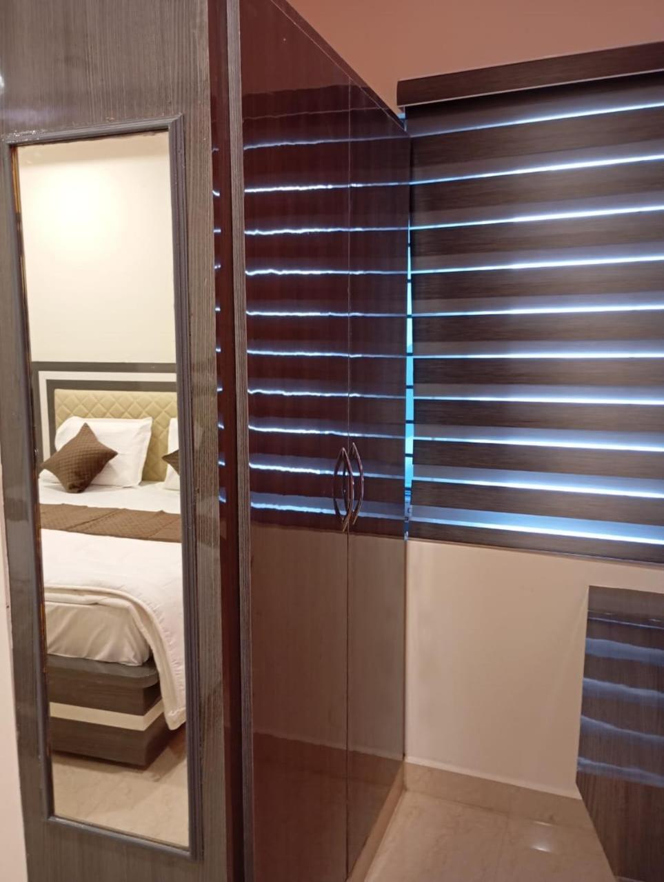 Aadya Inn New Luxury Hotel Tirupati Buitenkant foto