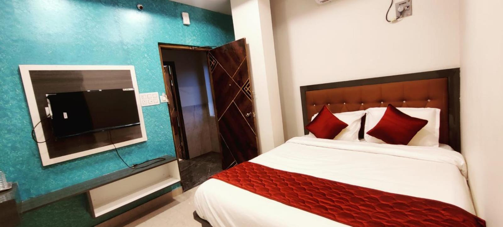 Aadya Inn New Luxury Hotel Tirupati Buitenkant foto